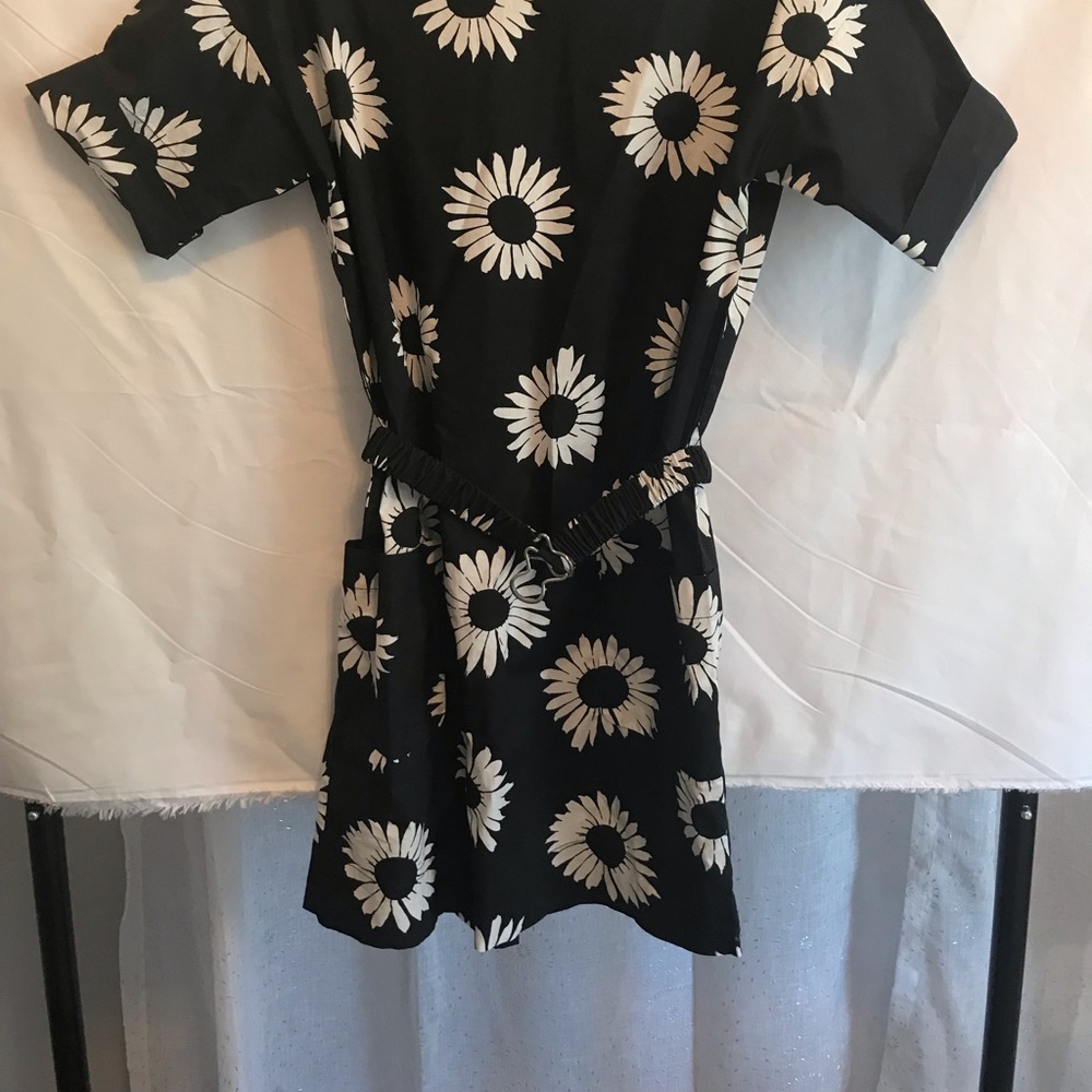 Short belted dress - Picture 5 of 5